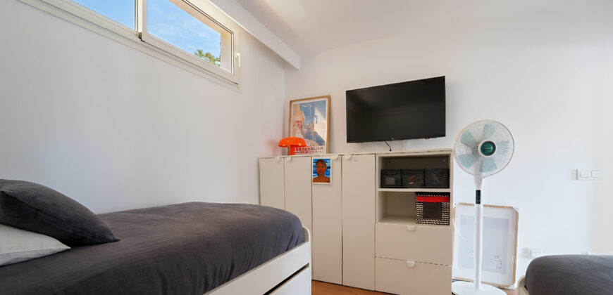 Großzügige Wohnung zum Verkauf mit Terrasse und Meerblick in Portopetro