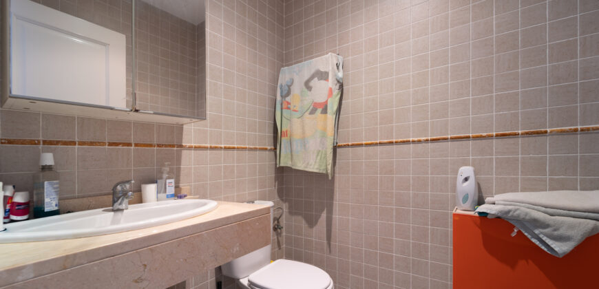 Exclusivo adosado en venta con piscina en una calle tranquila de Ses Salines