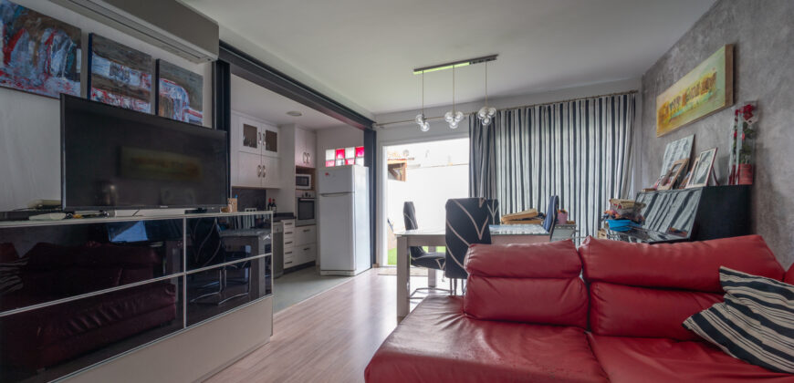 Exclusivo adosado en venta con piscina en una calle tranquila de Ses Salines