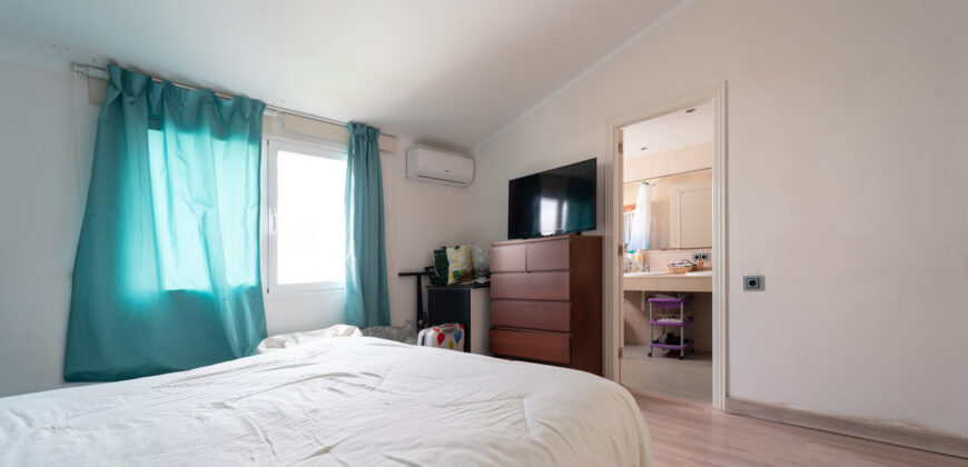 Exclusivo adosado en venta con piscina en una calle tranquila de Ses Salines