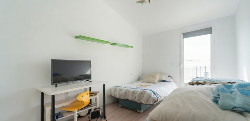 Exclusivo adosado en venta con piscina en una calle tranquila de Ses Salines