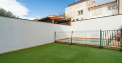 Exclusivo adosado en venta con piscina en una calle tranquila de Ses Salines