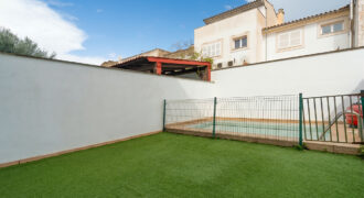 Adosado con piscina privada en Ses Salines, 146 m²
