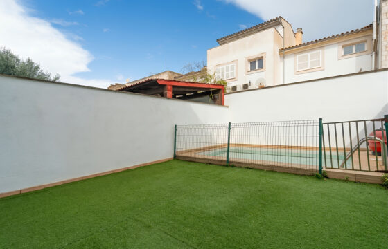 Adosado con piscina privada en Ses Salines, 146 m²