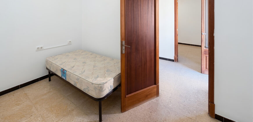 Auténtica casa de pueblo para reformar en venta en Ses Salines