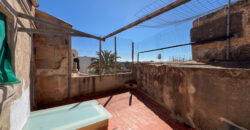 Auténtica casa de pueblo para reformar en venta en Ses Salines