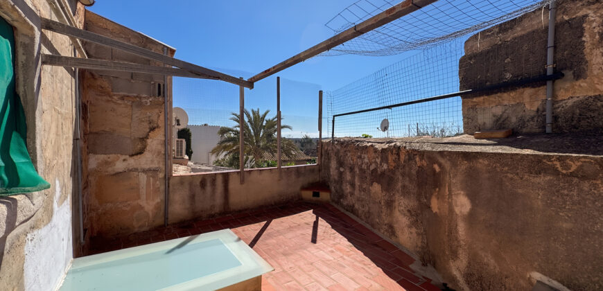 Auténtica casa de pueblo para reformar en venta en Ses Salines