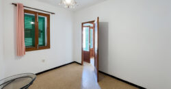 Auténtica casa de pueblo para reformar en venta en Ses Salines