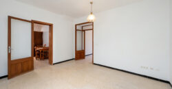 Auténtica casa de pueblo para reformar en venta en Ses Salines