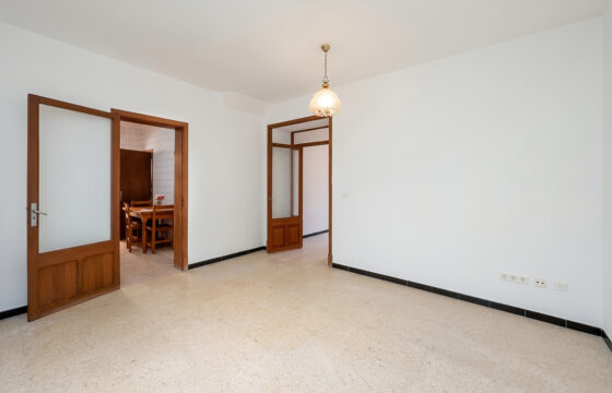 Casa s.XIX a reformar en Ses Salines: 160 m², 2 accesos, terraza