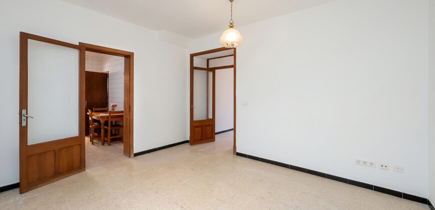 Auténtica casa de pueblo para reformar en venta en Ses Salines