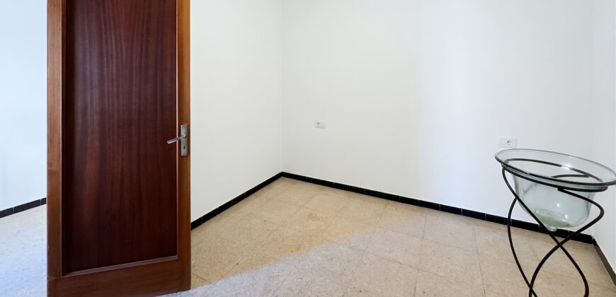 Auténtica casa de pueblo para reformar en venta en Ses Salines