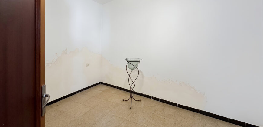 Auténtica casa de pueblo para reformar en venta en Ses Salines