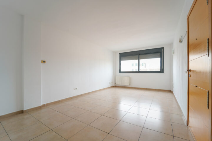 Luminoso piso exterior en alquiler sin amueblar en la zona Ronda Institut de Manacor