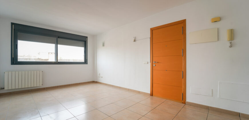 Luminoso piso exterior en alquiler sin amueblar en la zona Ronda Institut de Manacor