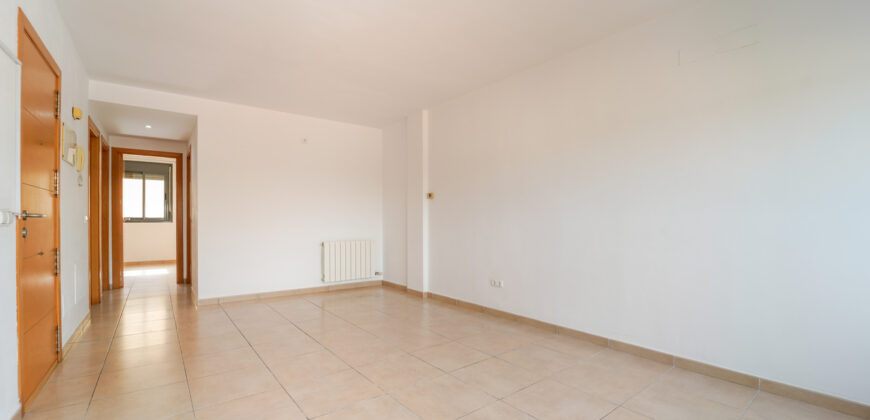 Luminoso piso exterior en alquiler sin amueblar en la zona Ronda Institut de Manacor