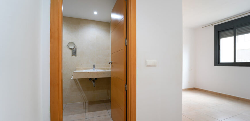 Luminoso piso exterior en alquiler sin amueblar en la zona Ronda Institut de Manacor