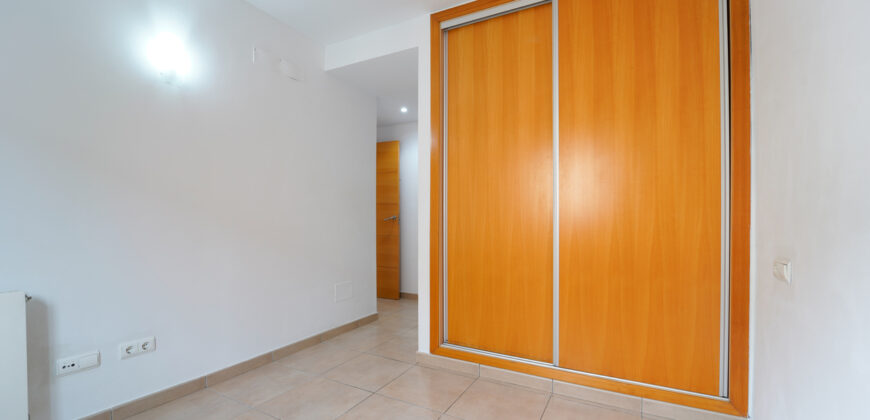 Luminoso piso exterior en alquiler sin amueblar en la zona Ronda Institut de Manacor