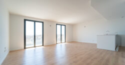 Brand-new 3-Bedroom Apartment with Elevator in Campos