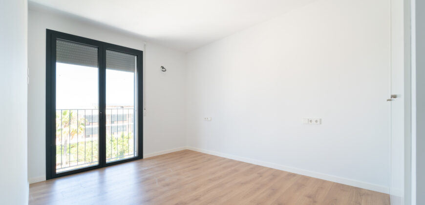 Brand-new 3-Bedroom Apartment with Elevator in Campos