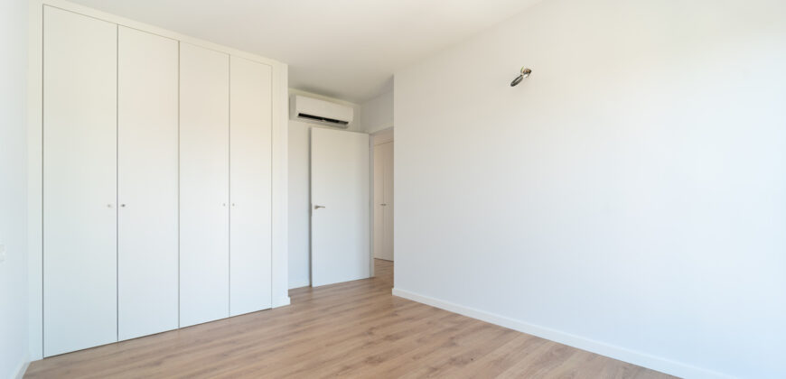 Brand-new 3-Bedroom Apartment with Elevator in Campos