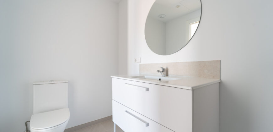 Brand-new 3-Bedroom Apartment with Elevator in Campos