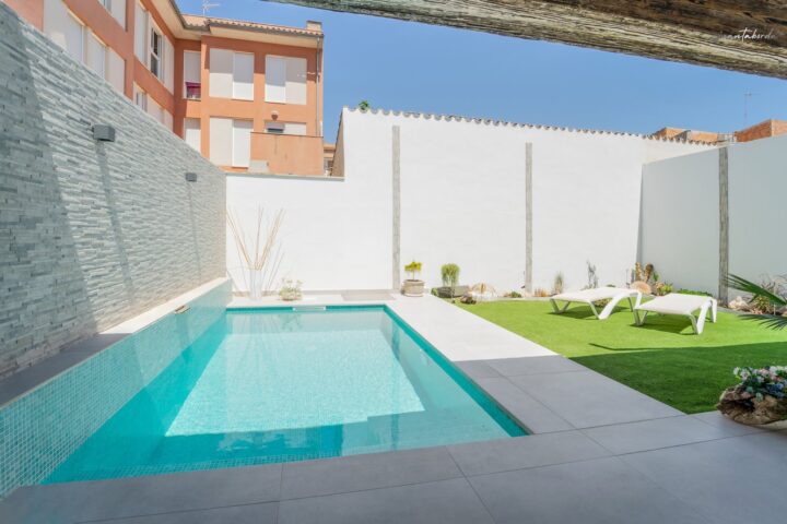 Planta baja en alquiler en Campos con jardín, piscina y terraza