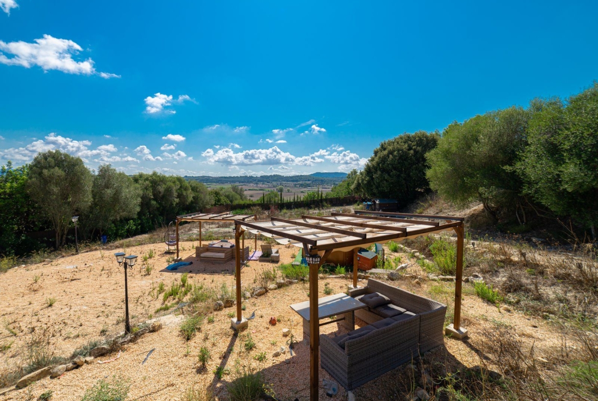 Casa de campo con piscina y vistas en Sineu, Mallorca