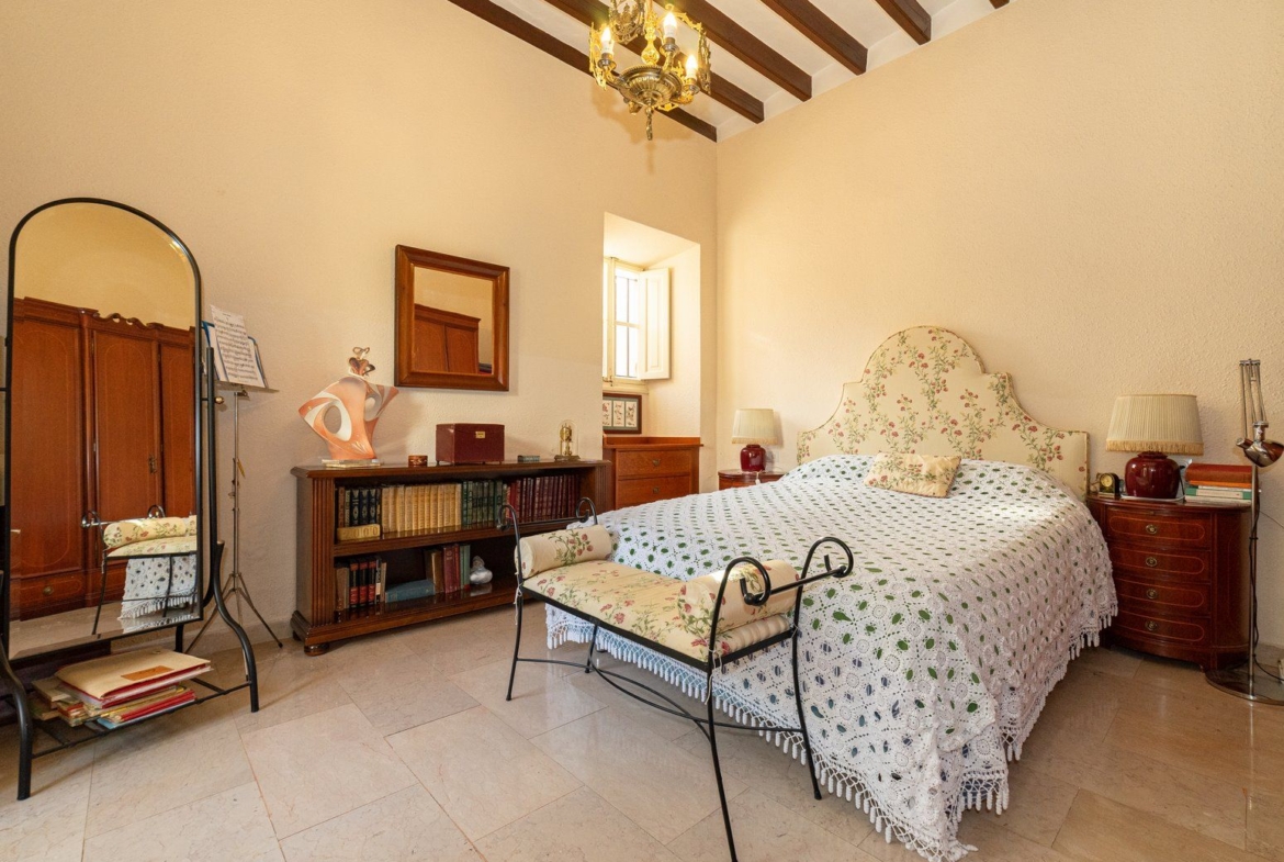 Casa familiar con piscina y vistas al Bosque de Bellver, Son Rapinya