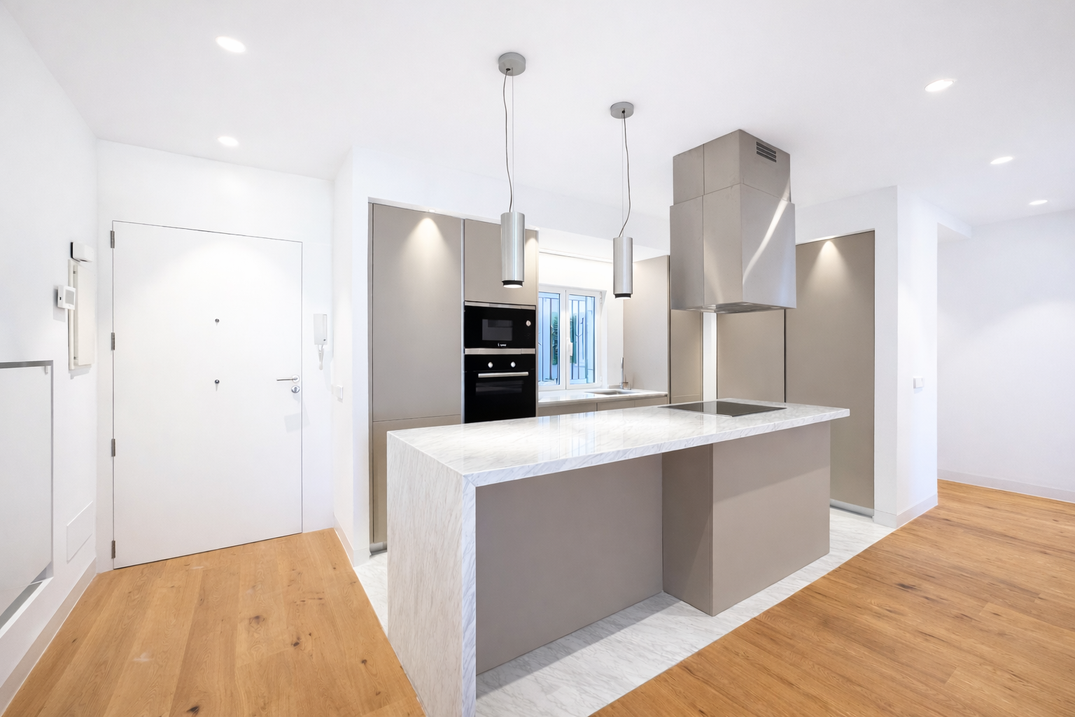 Ático en la Plaza Sant Francesc de Palma — 116 m², 3 dorm. exteriores, reformado, domótica