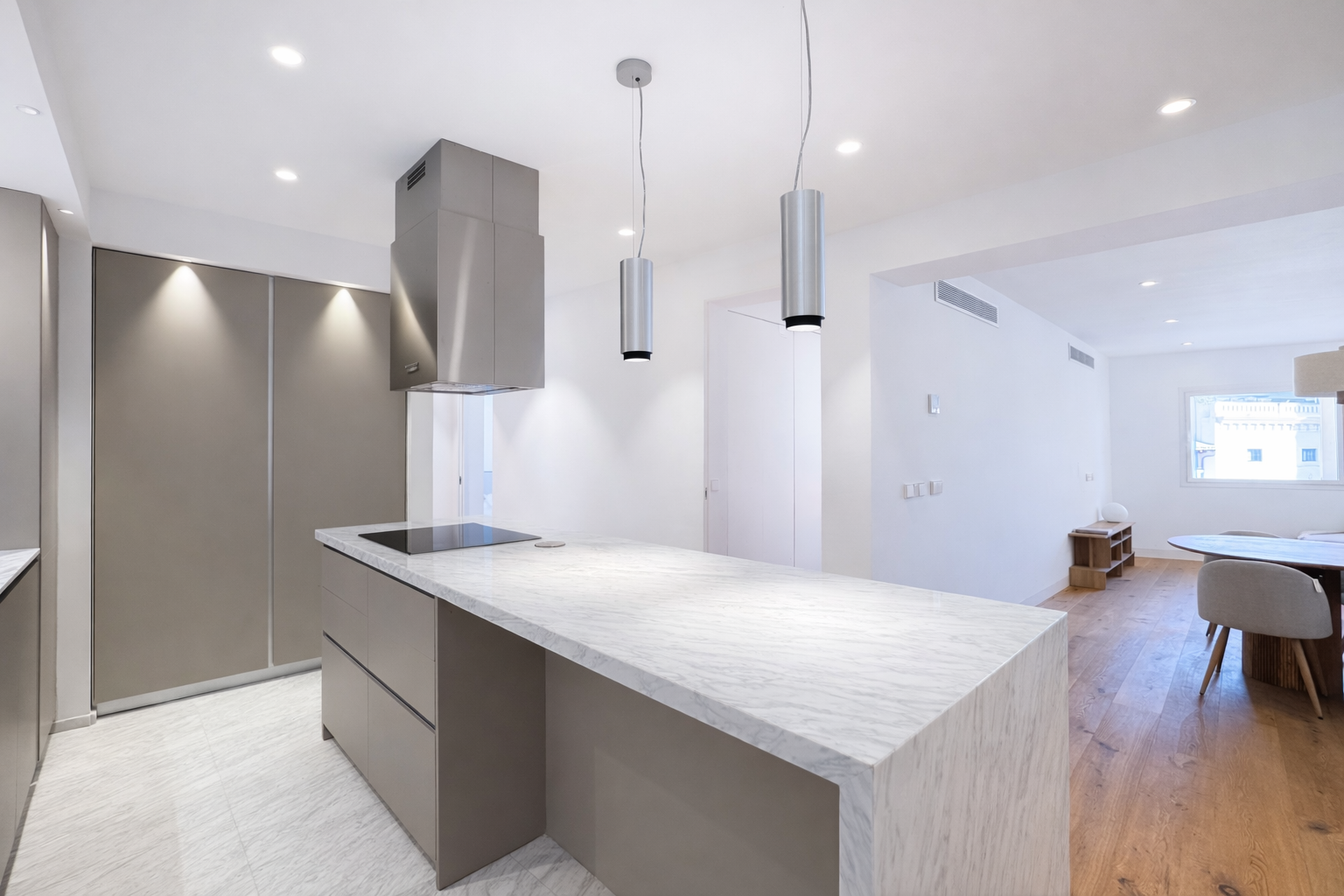 Ático en la Plaza Sant Francesc de Palma — 116 m², 3 dorm. exteriores, reformado, domótica