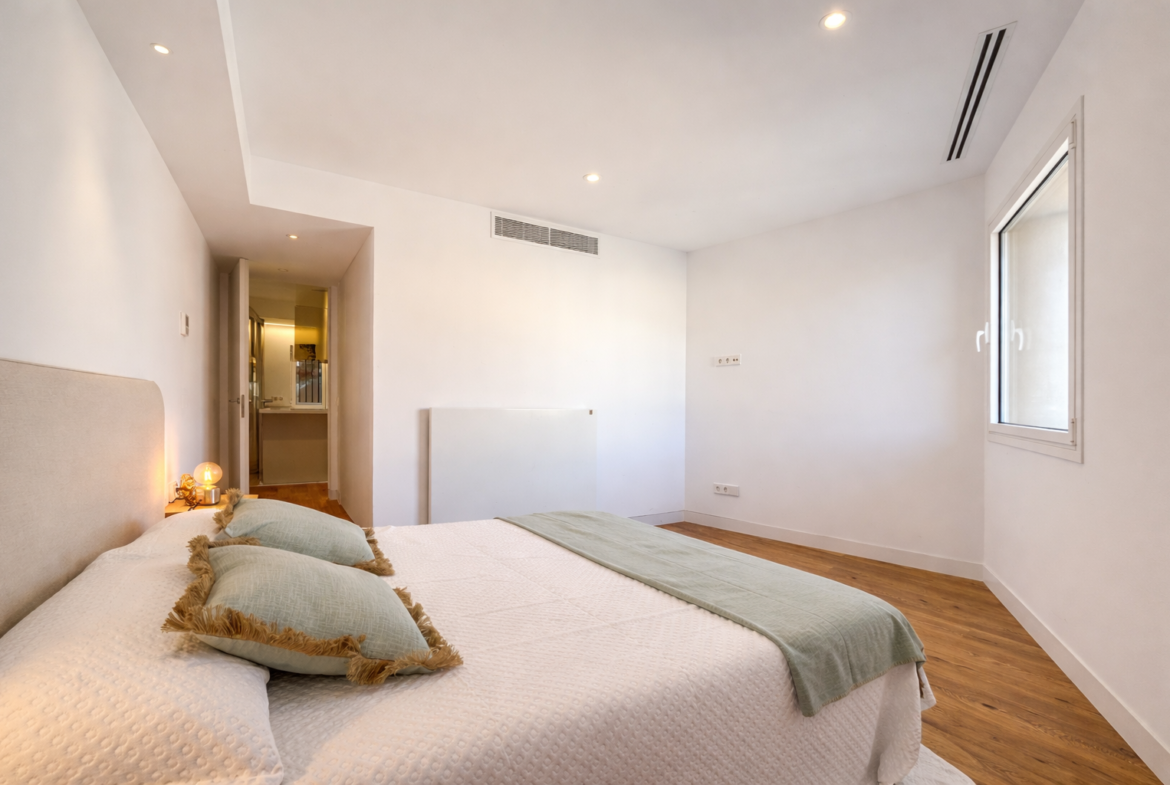 Ático en la Plaza Sant Francesc de Palma — 116 m², 3 dorm. exteriores, reformado, domótica