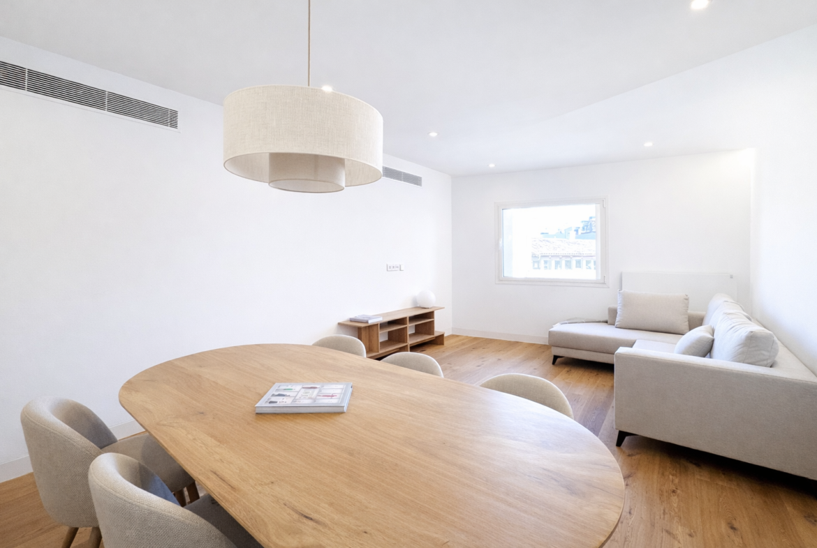 Ático en la Plaza Sant Francesc de Palma — 116 m², 3 dorm. exteriores, reformado, domótica