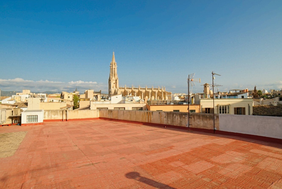 Ático en la Plaza Sant Francesc de Palma — 116 m², 3 dorm. exteriores, reformado, domótica