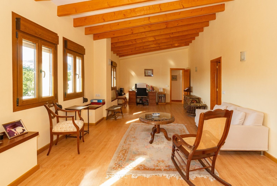 Casa familiar con piscina y vistas al Bosque de Bellver, Son Rapinya