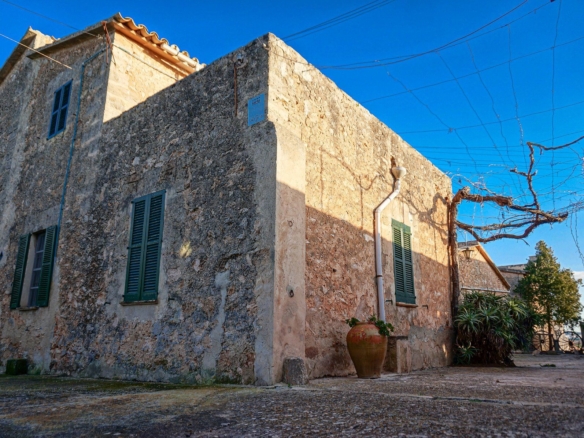 Posesión centenaria en venta junto a Palma — 1.144 m², 14 ha y 6 edificaciones históricas