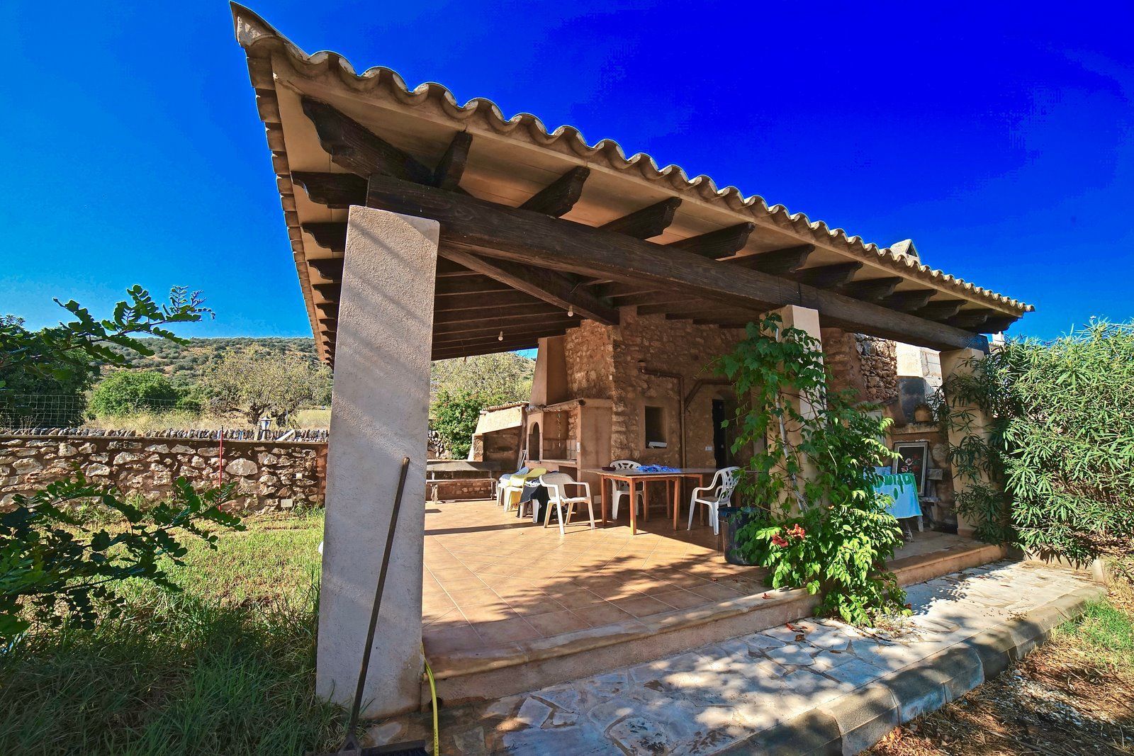 11-Villasyfincasmallorca-1.jpg Casa de campo con piscina y vistas al mar en Santanyí