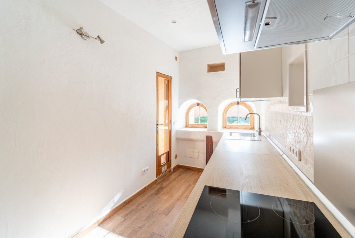 Casa de pueblo renovada de 223 m² con gran terraza en alquiler en Es Llombards