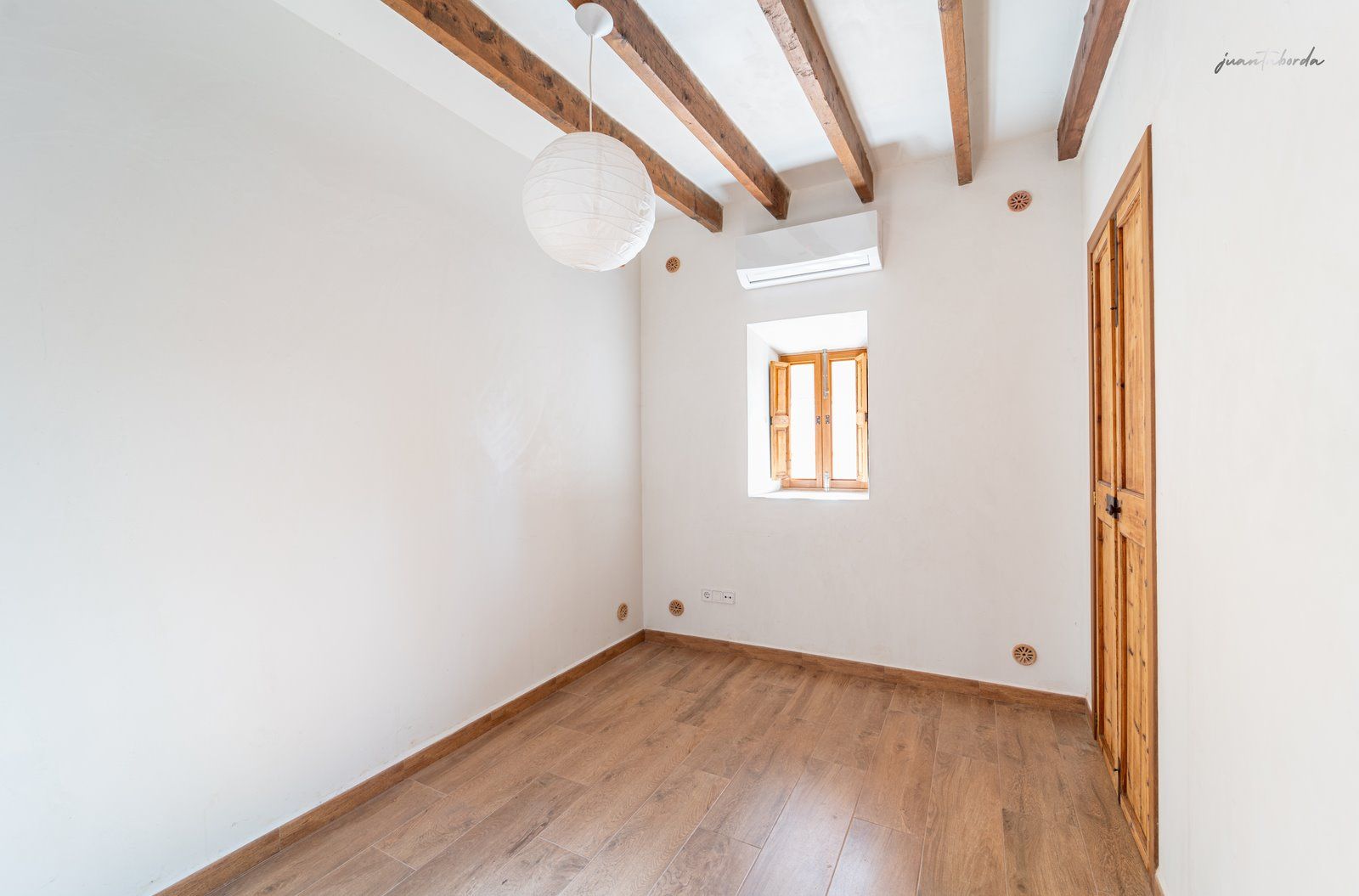 Casa de pueblo renovada de 223 m² con gran terraza en alquiler en Es Llombards
