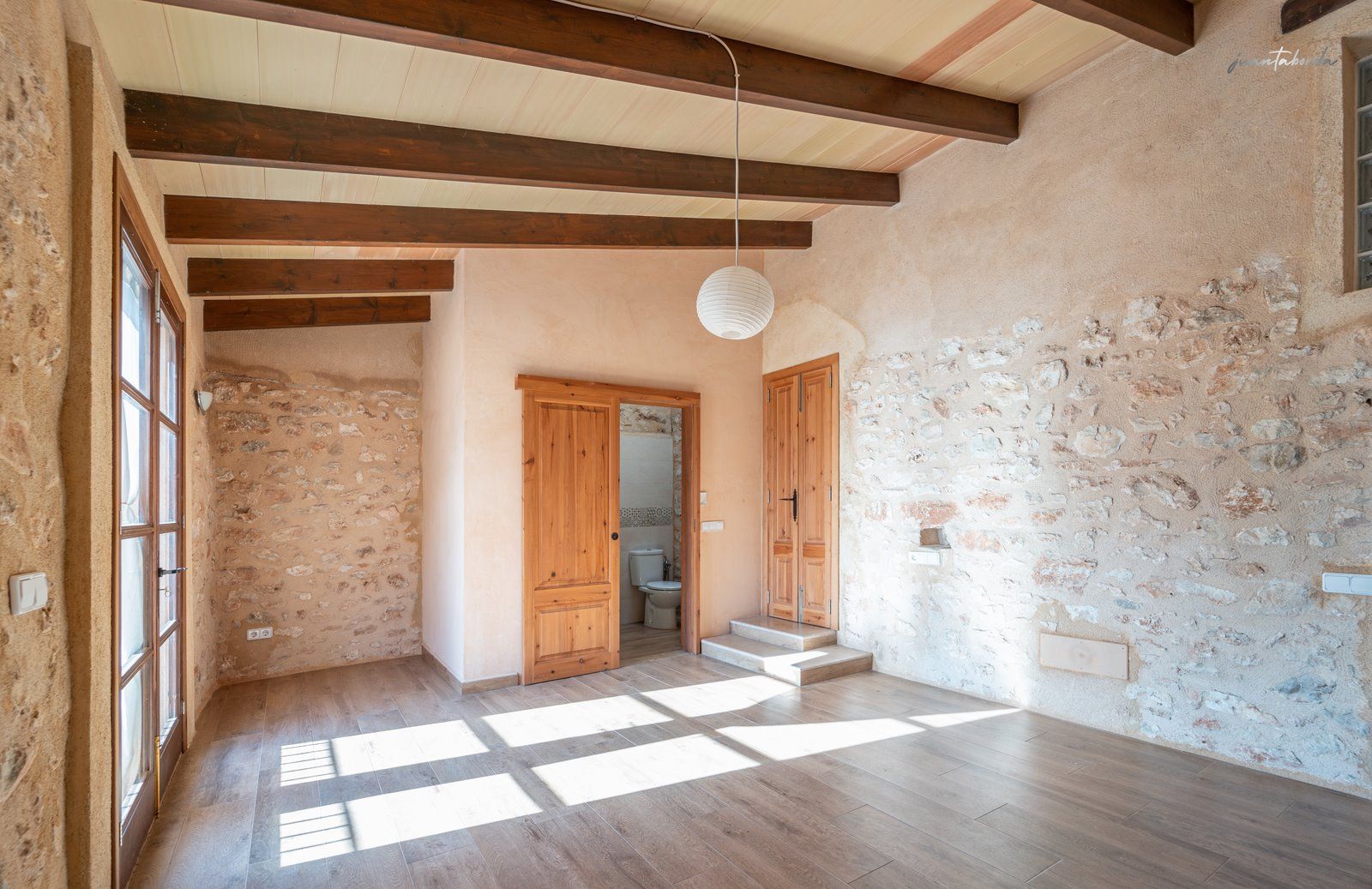 Casa de pueblo renovada de 223 m² con gran terraza en alquiler en Es Llombards