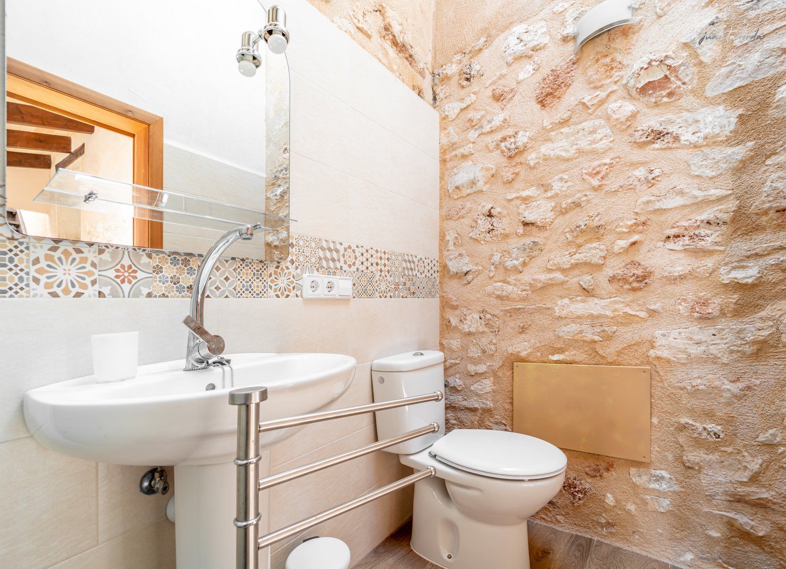 Casa de pueblo renovada de 223 m² con gran terraza en alquiler en Es Llombards