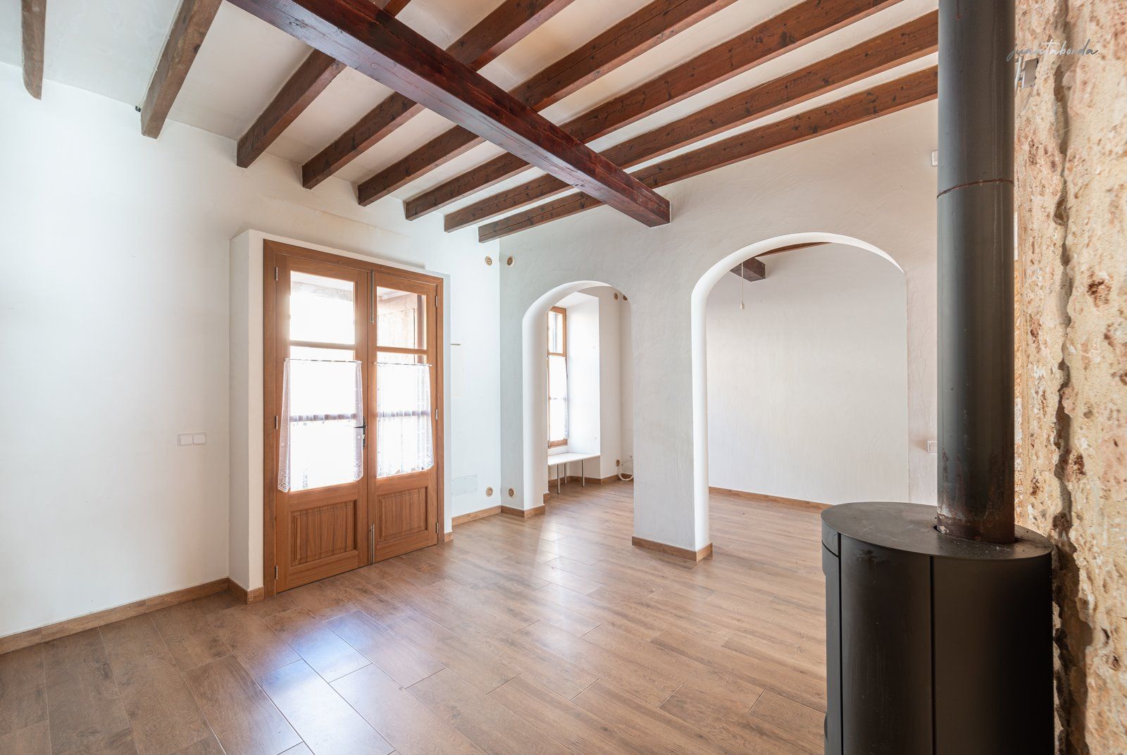 Casa de pueblo renovada de 223 m² con gran terraza en alquiler en Es Llombards