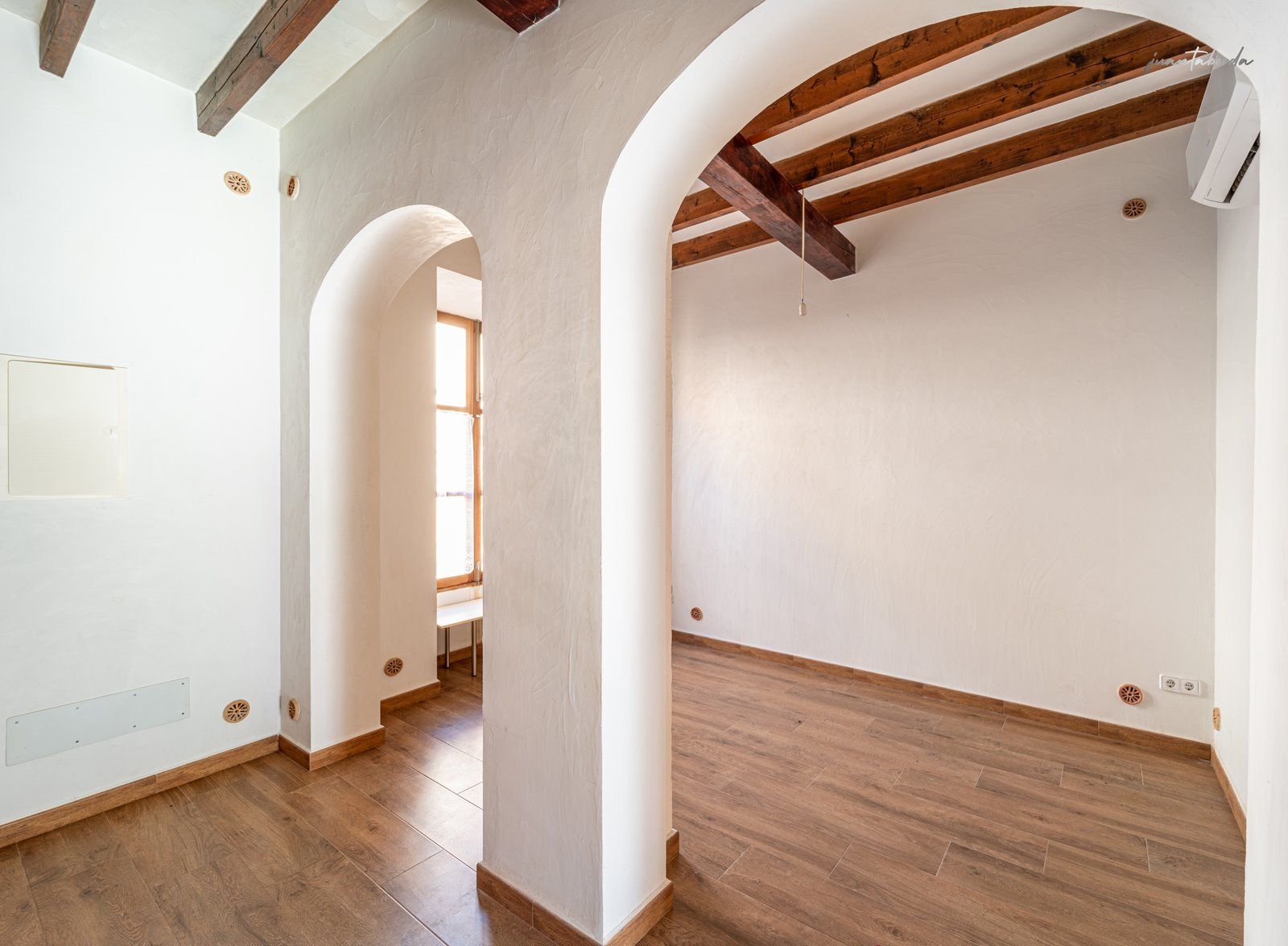 Casa de pueblo renovada de 223 m² con gran terraza en alquiler en Es Llombards