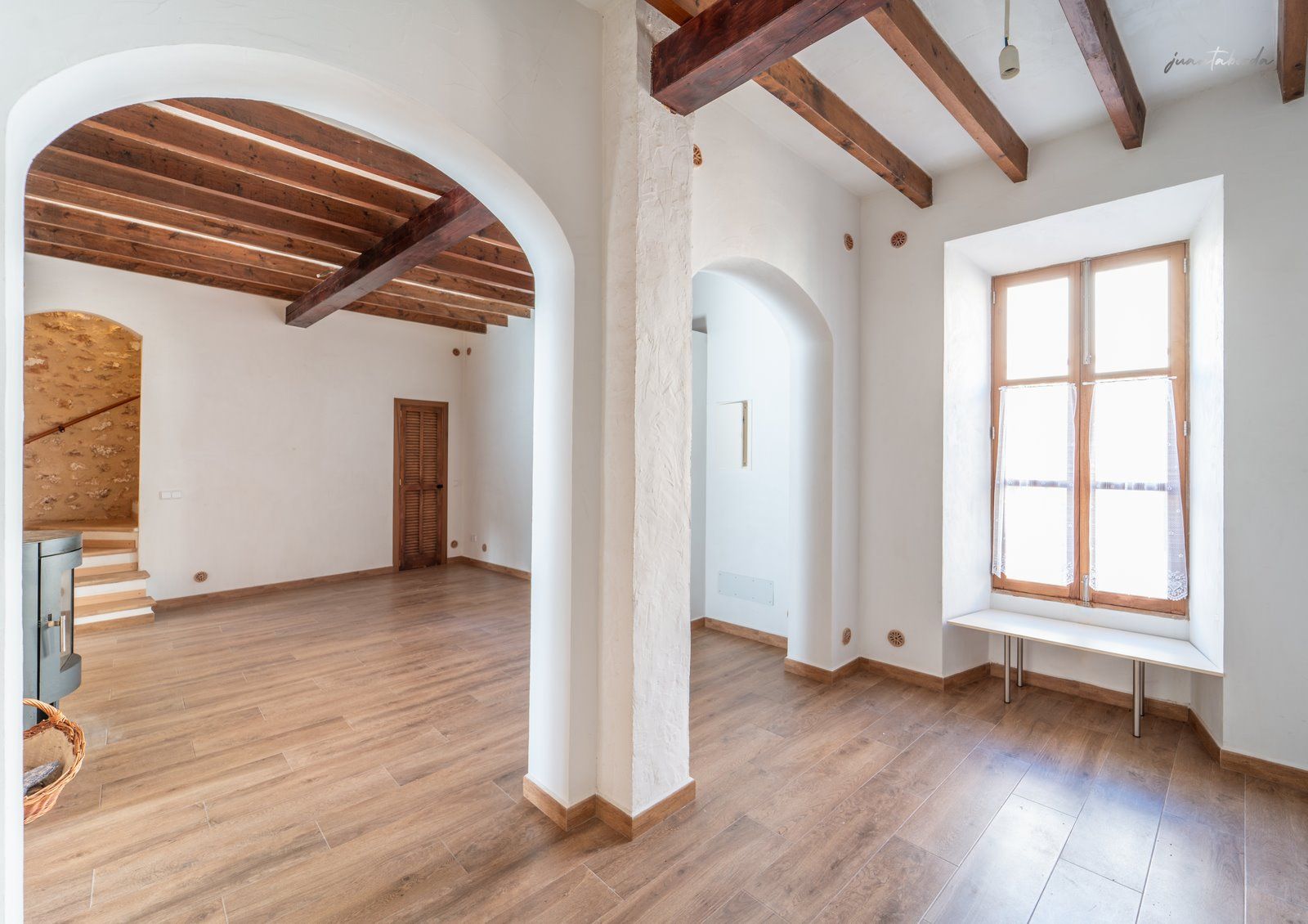 Casa de pueblo renovada de 223 m² con gran terraza en alquiler en Es Llombards