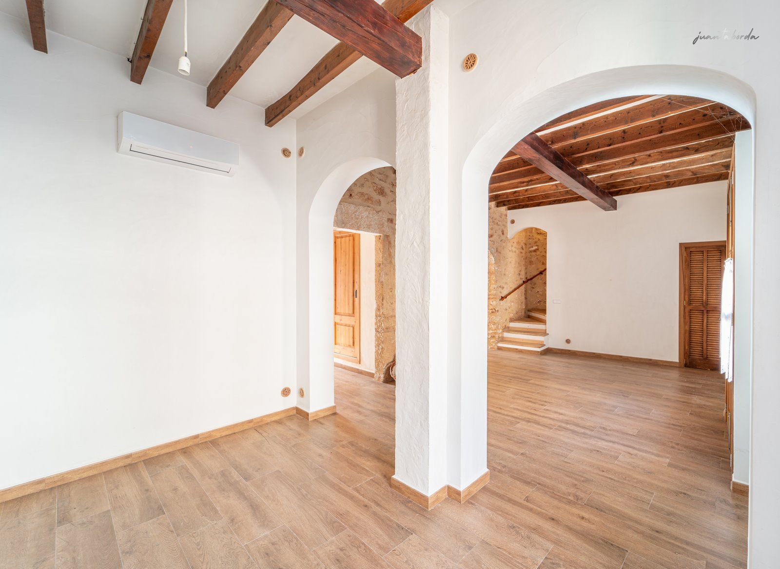Casa de pueblo renovada de 223 m² con gran terraza en alquiler en Es Llombards