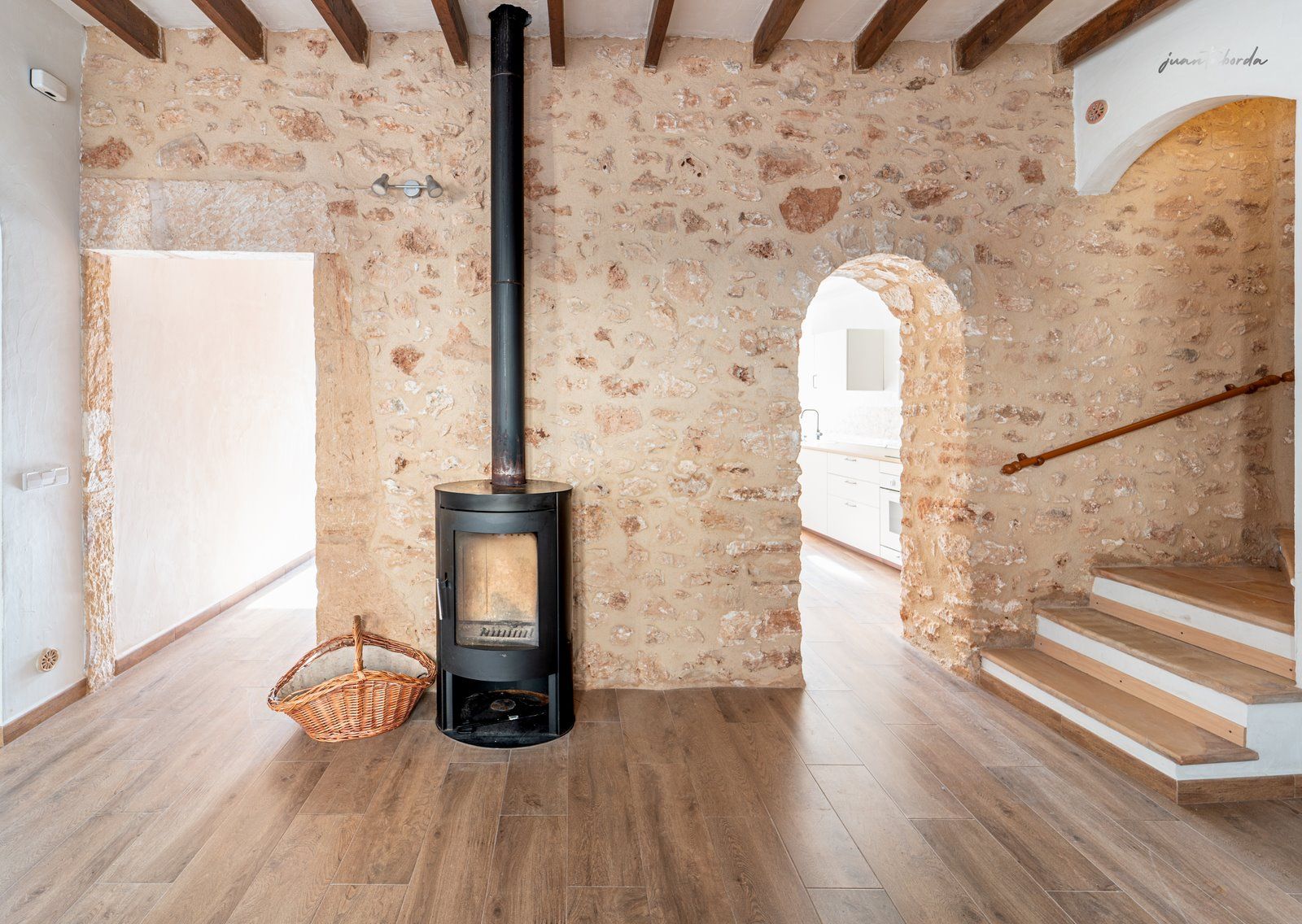 Casa de pueblo renovada de 223 m² con gran terraza en alquiler en Es Llombards