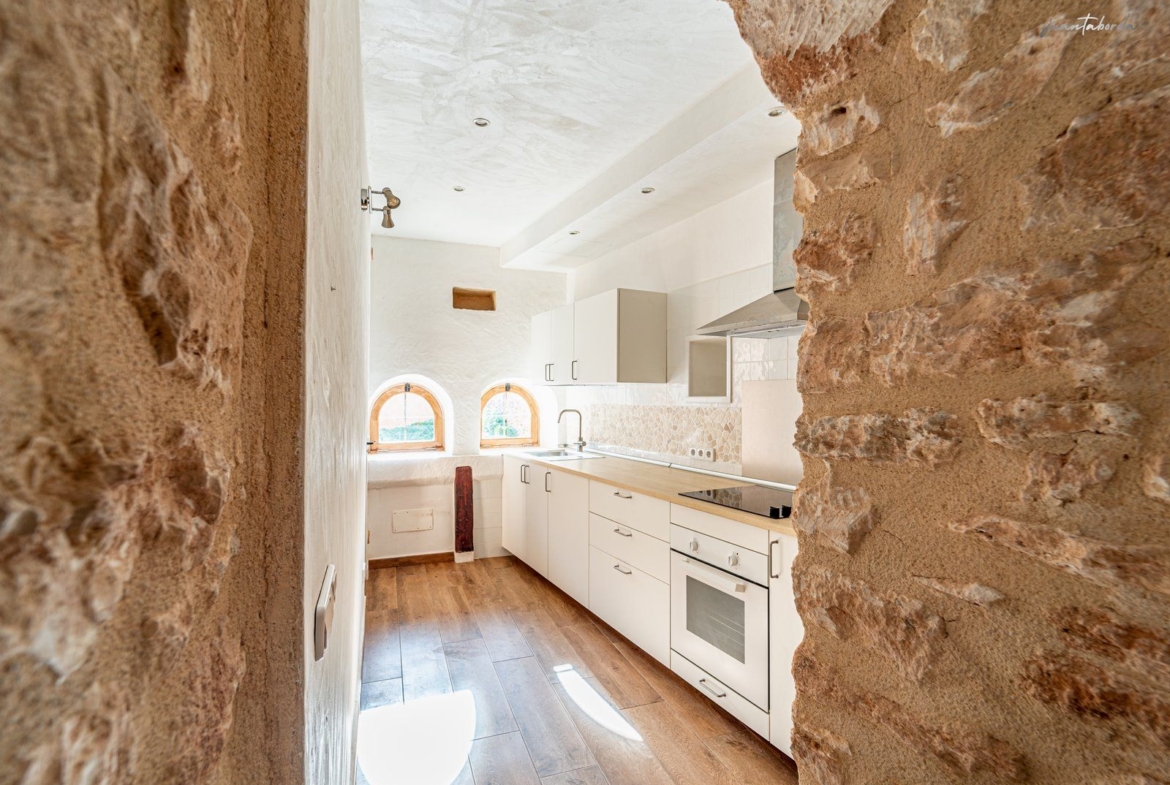 Casa de pueblo renovada de 223 m² con gran terraza en alquiler en Es Llombards