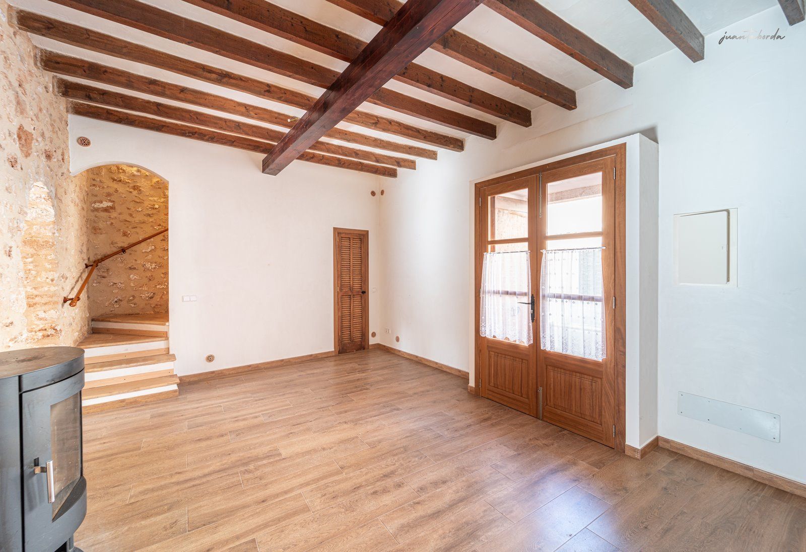 Casa de pueblo renovada de 223 m² con gran terraza en alquiler en Es Llombards