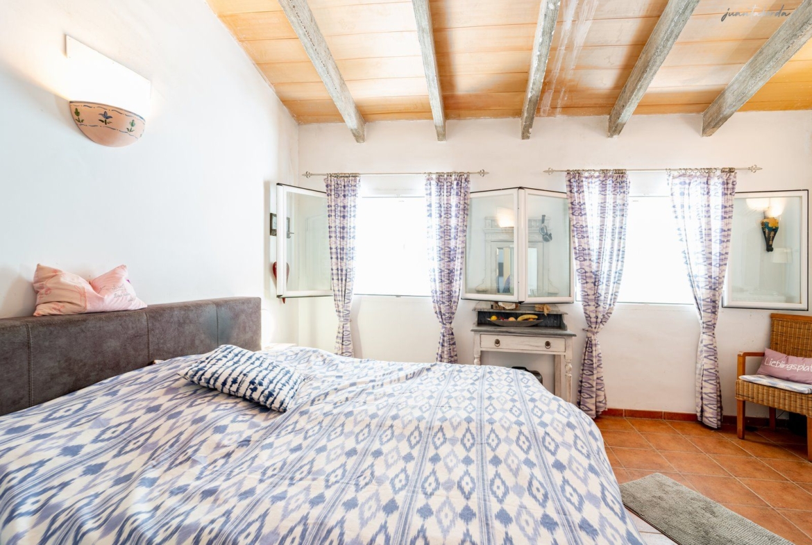 Reihenhaus zur Miete in Ses Salines mit Terrasse und Kamin
