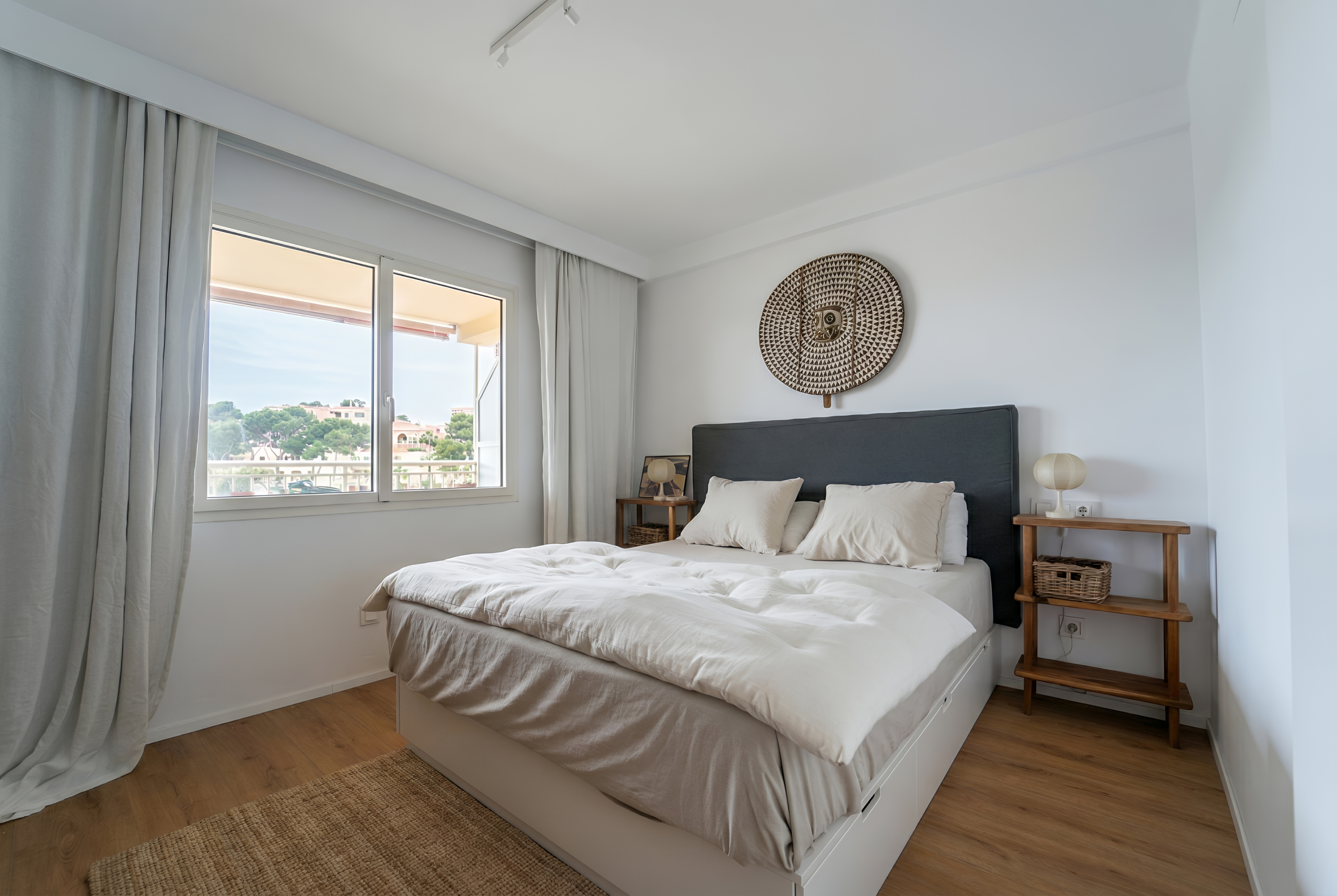 Piso reformado con terraza y vistas al mar en Portopetro